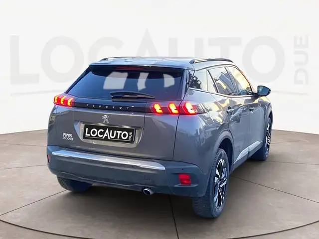 Peugeot 2008 view 4