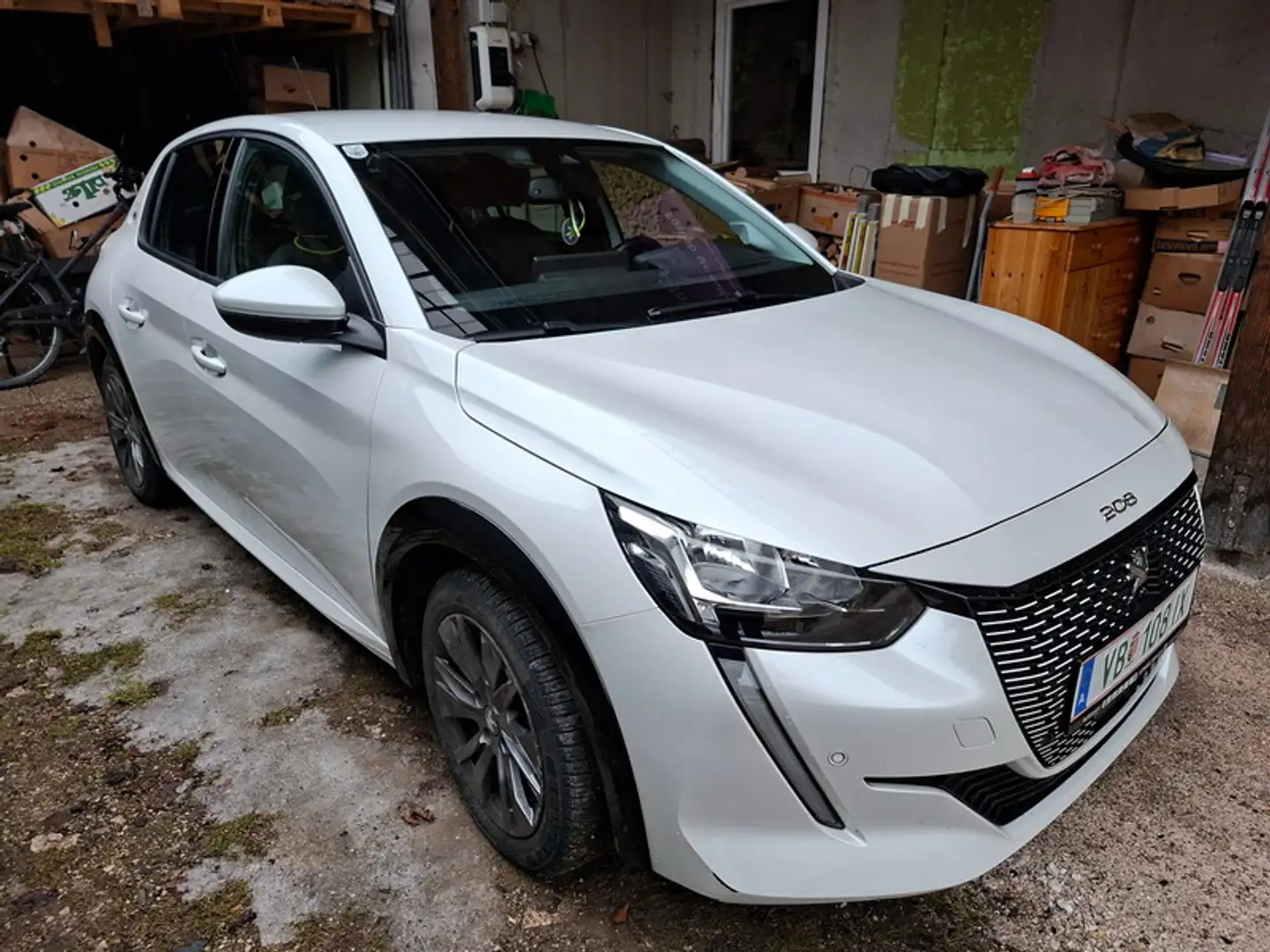 Peugeot 208 e-208 50kWh Allure Allure Weiß - 1
