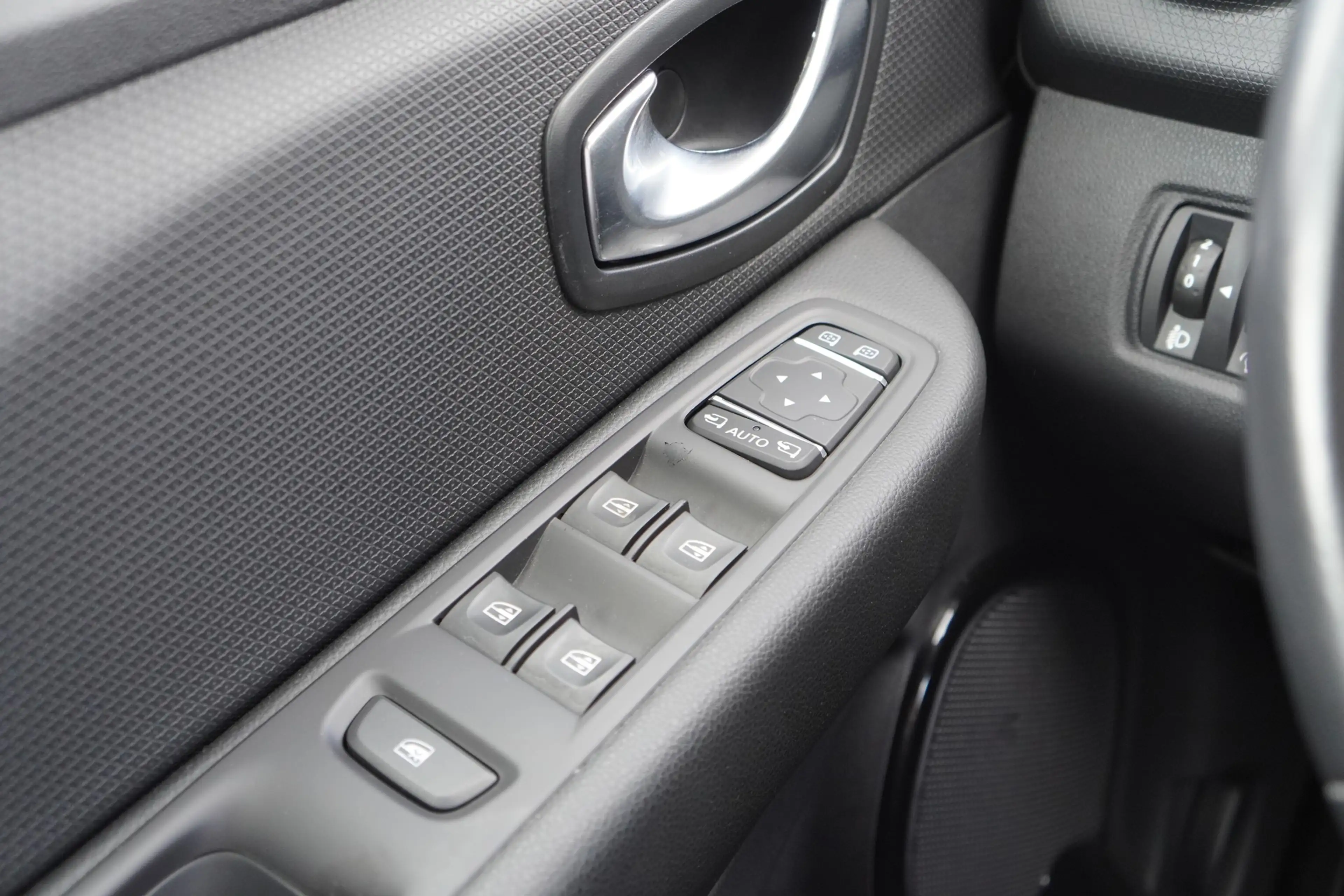 Renault Clio Grandtour 0.9 TCE Limited LED Navi Tempomat — photo 29