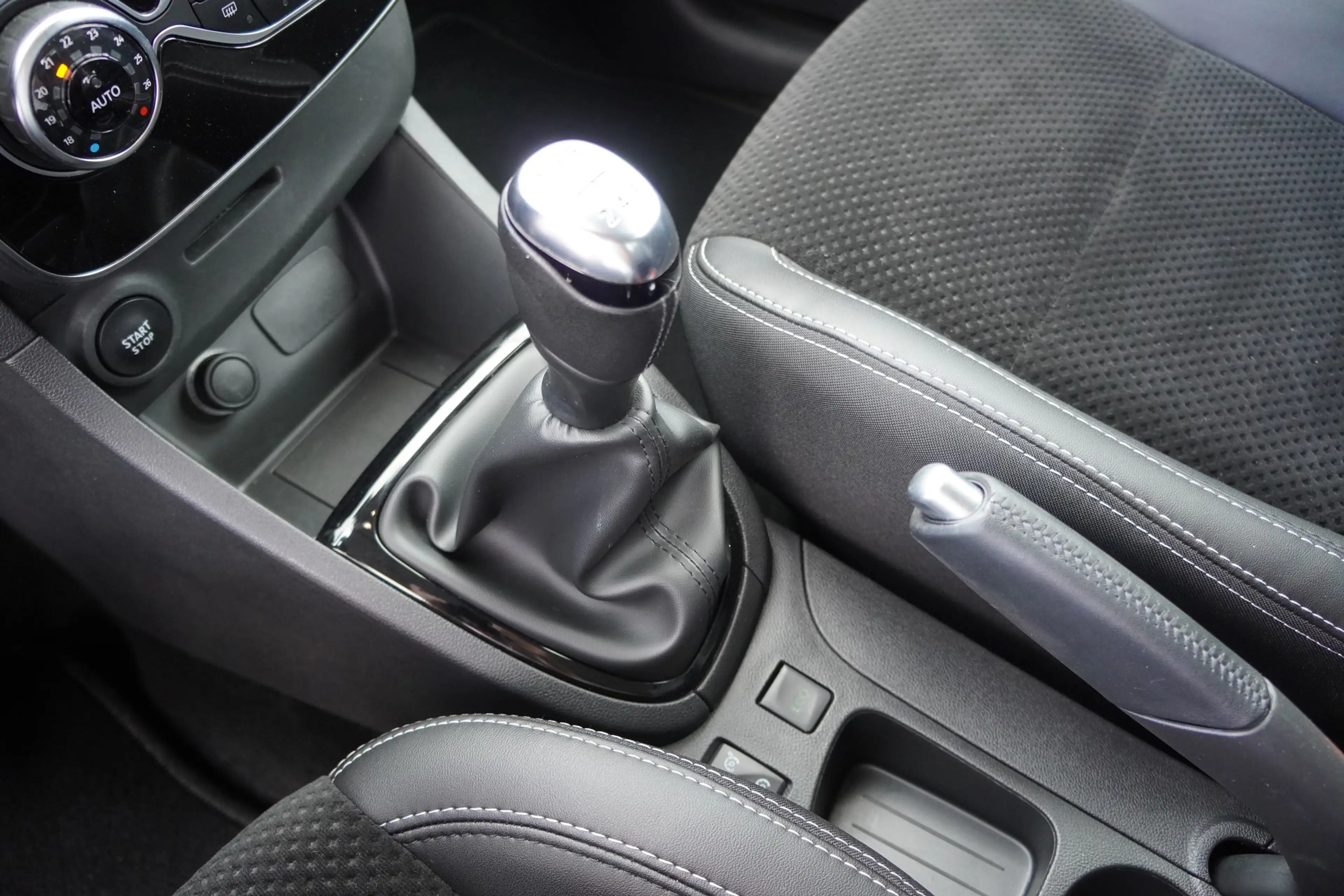 Renault Clio Grandtour 0.9 TCE Limited LED Navi Tempomat — photo 20