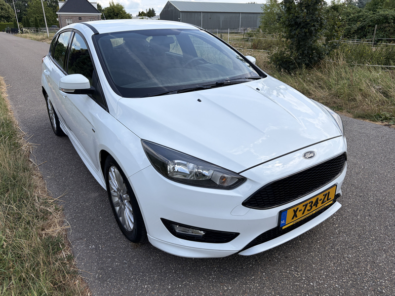 Ford Focus 1.0 Titanium Edition / ST-LINE / AIRCO / 136dkm! — photo 23