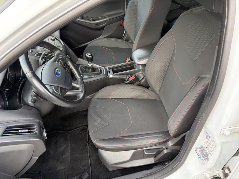 Ford Focus 1.0 Titanium Edition / ST-LINE / AIRCO / 136dkm! — photo 7