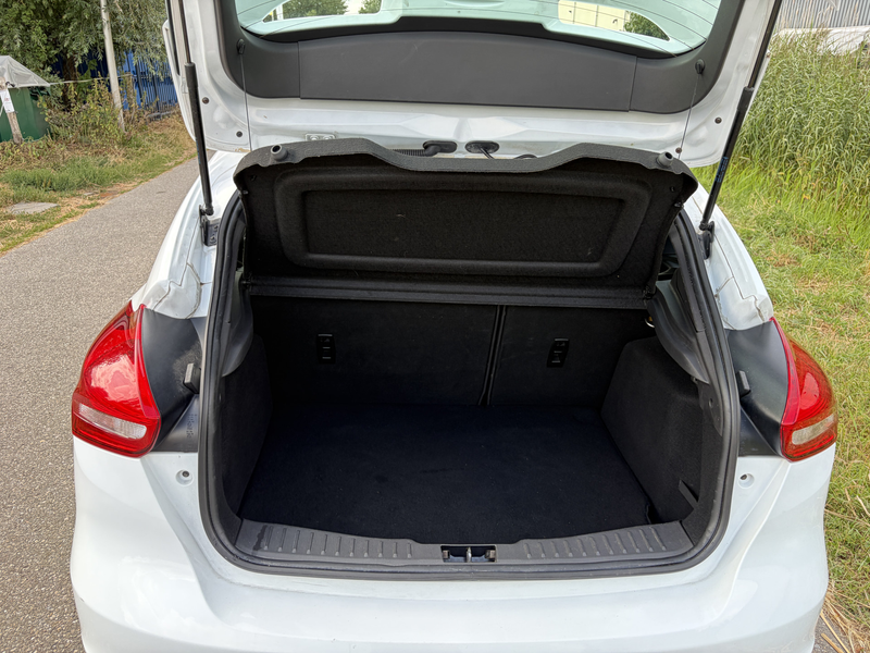 Ford Focus 1.0 Titanium Edition / ST-LINE / AIRCO / 136dkm! — photo 18