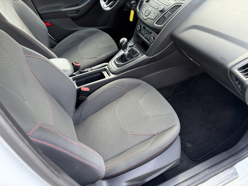 Ford Focus 1.0 Titanium Edition / ST-LINE / AIRCO / 136dkm! — photo 21