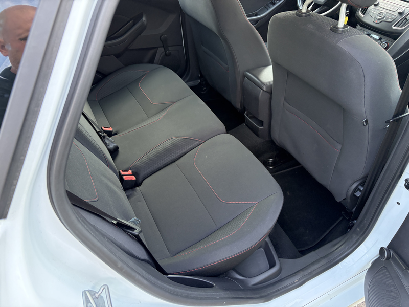 Ford Focus 1.0 Titanium Edition / ST-LINE / AIRCO / 136dkm! — photo 20
