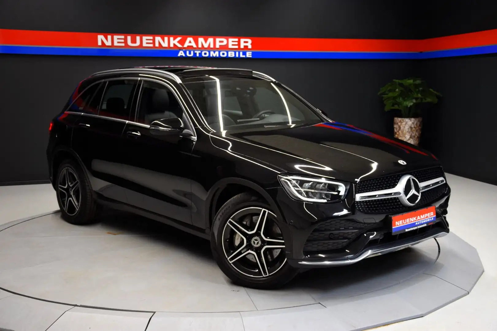 Mercedes-Benz GLC 220 d 4Matic AMG Pano HuD Leder ACC Kamera Schwarz - 1