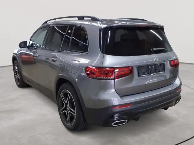 Mercedes-Benz GLB view 5