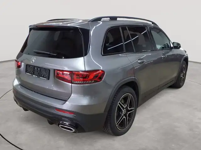 Mercedes-Benz GLB view 4