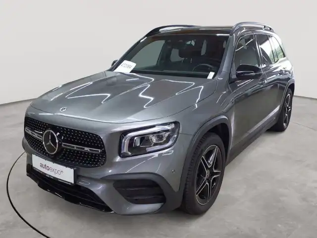 Mercedes-Benz GLB view 2