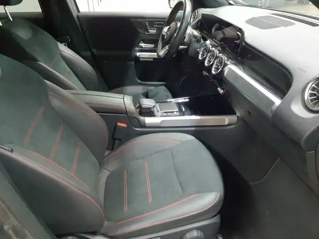 Mercedes-Benz GLB view 8