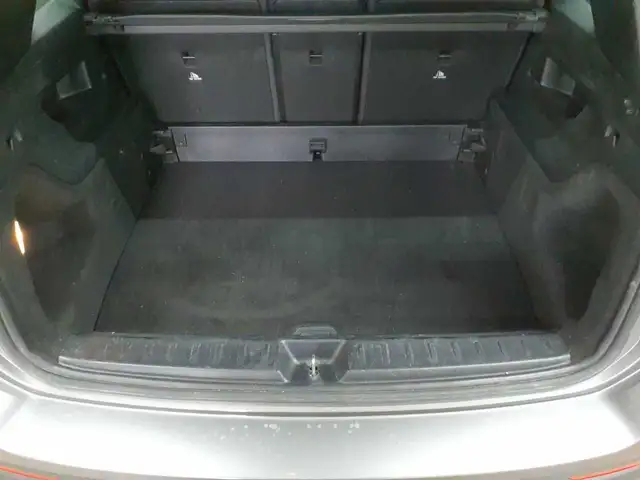 Mercedes-Benz GLB view 15