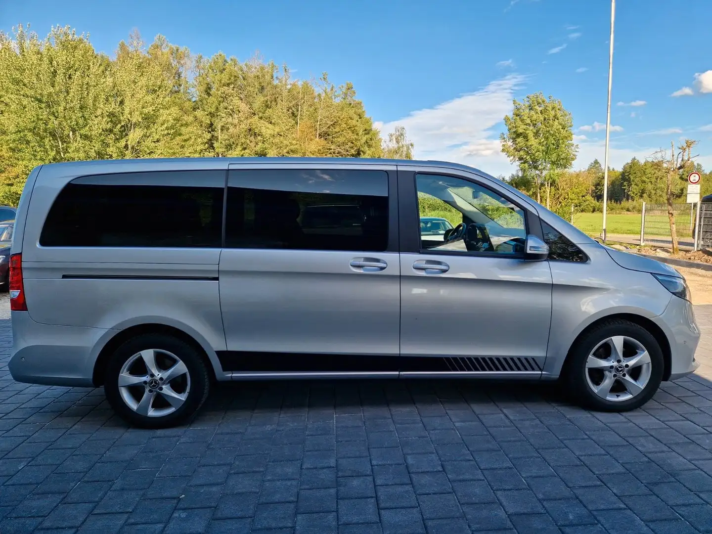 Mercedes-Benz V 220 V -Klasse V 220 d lang Silber - 2