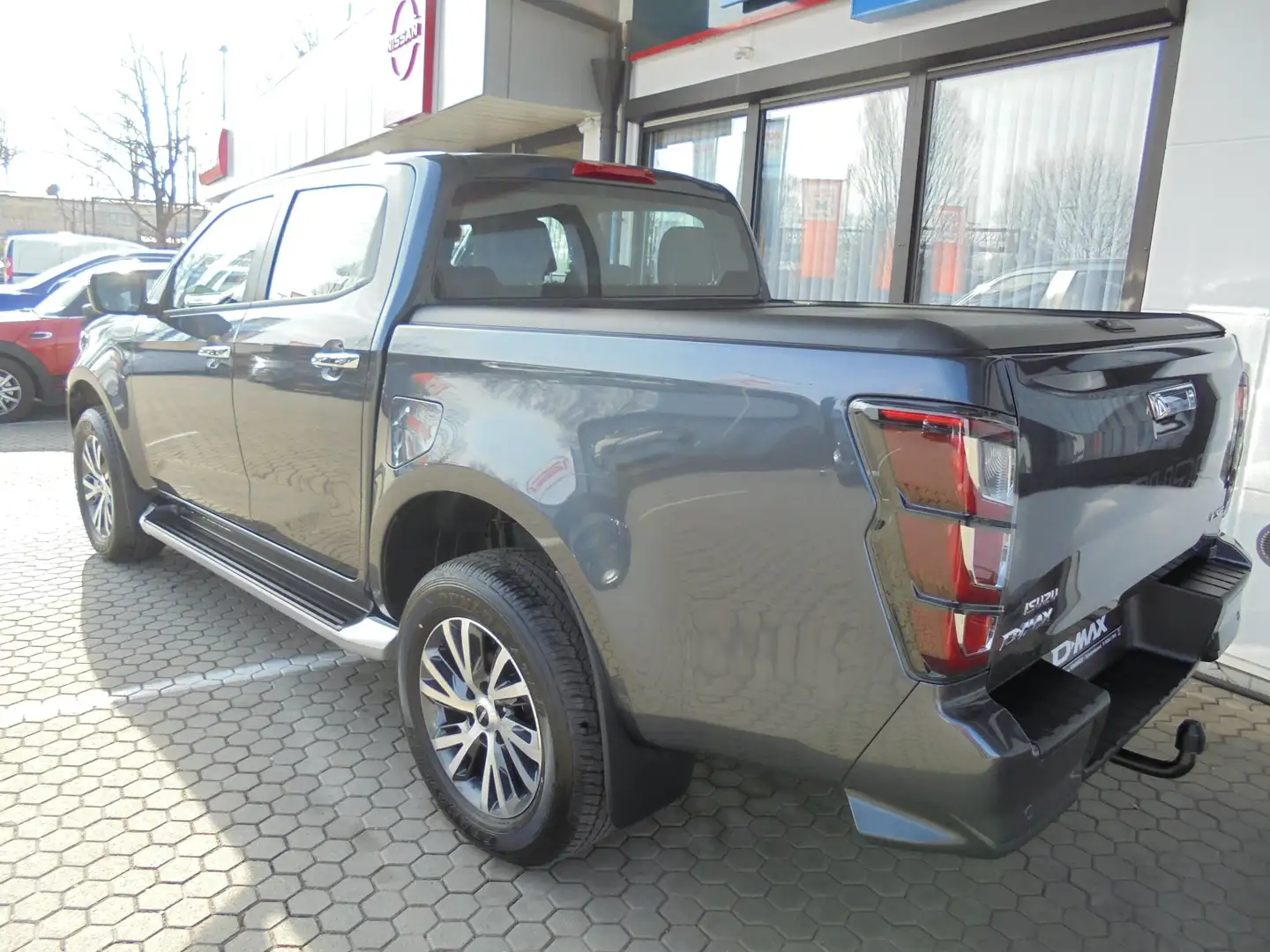 Isuzu D-Max Double Cab 4WD Autm. LSE Grau - 2