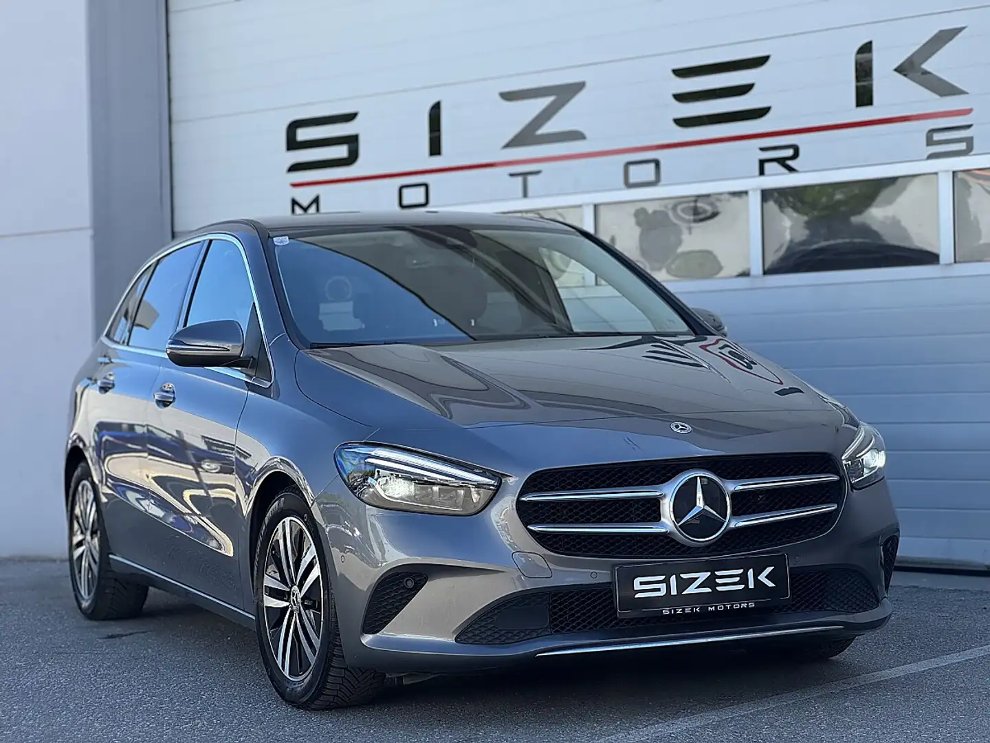 Mercedes-Benz B 200 d Aut.|LED|NAVI|RFK|DISTRONIC Grau - 2