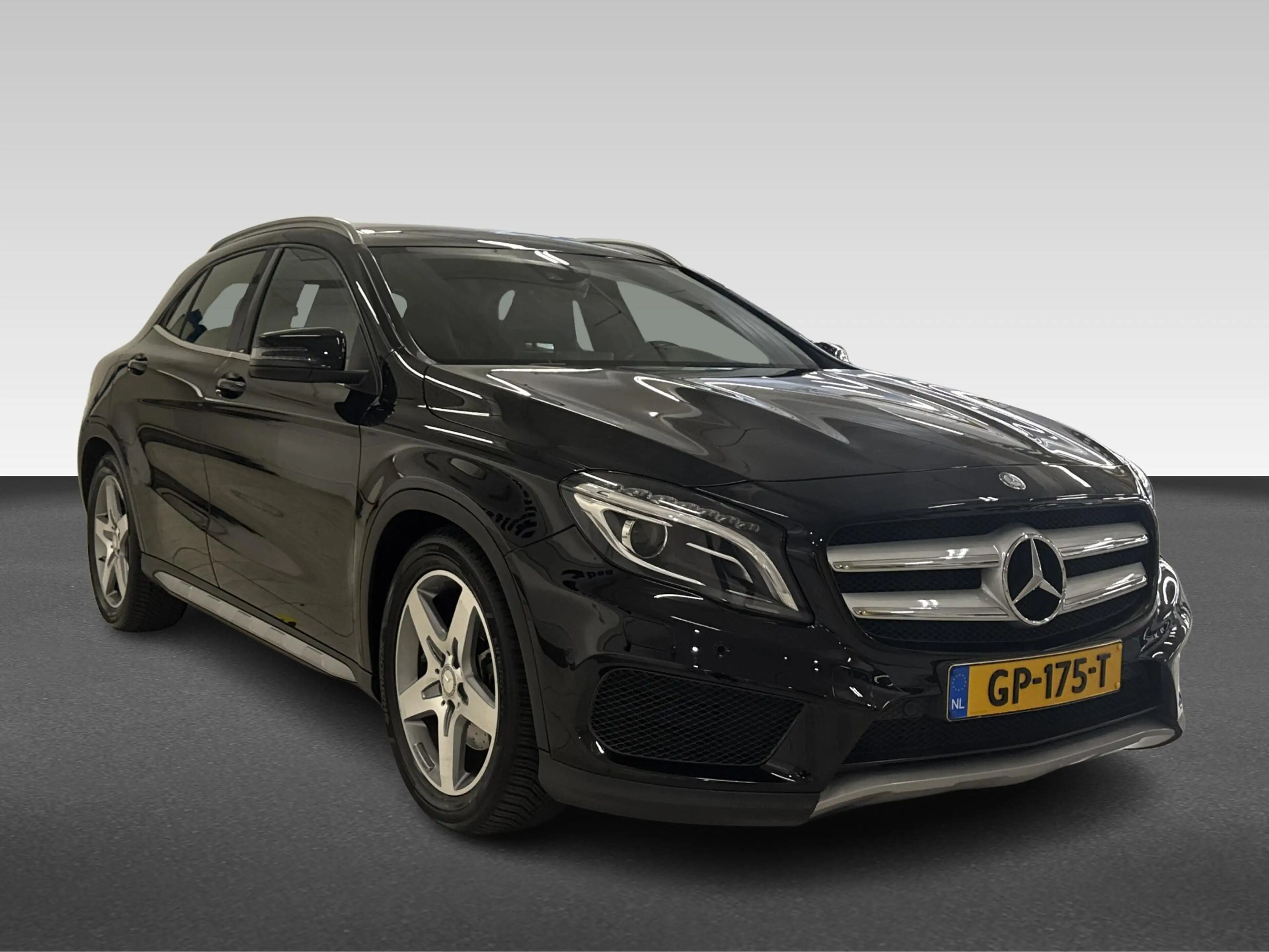 Mercedes-Benz GLA 250 4Matic Edition 1 | Achteruitrijcamera | Navigaties — photo 8