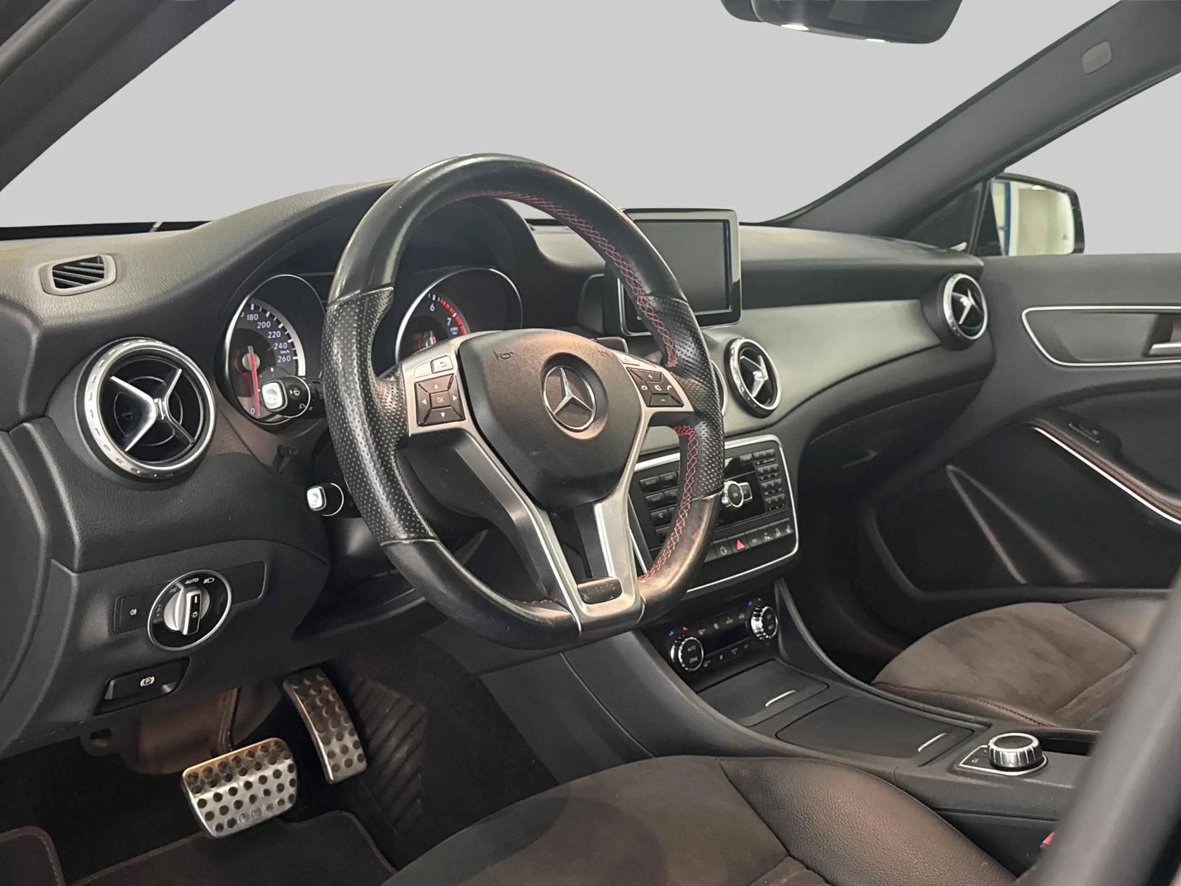 Mercedes-Benz GLA 250 4Matic Edition 1 | Achteruitrijcamera | Navigaties — photo 4
