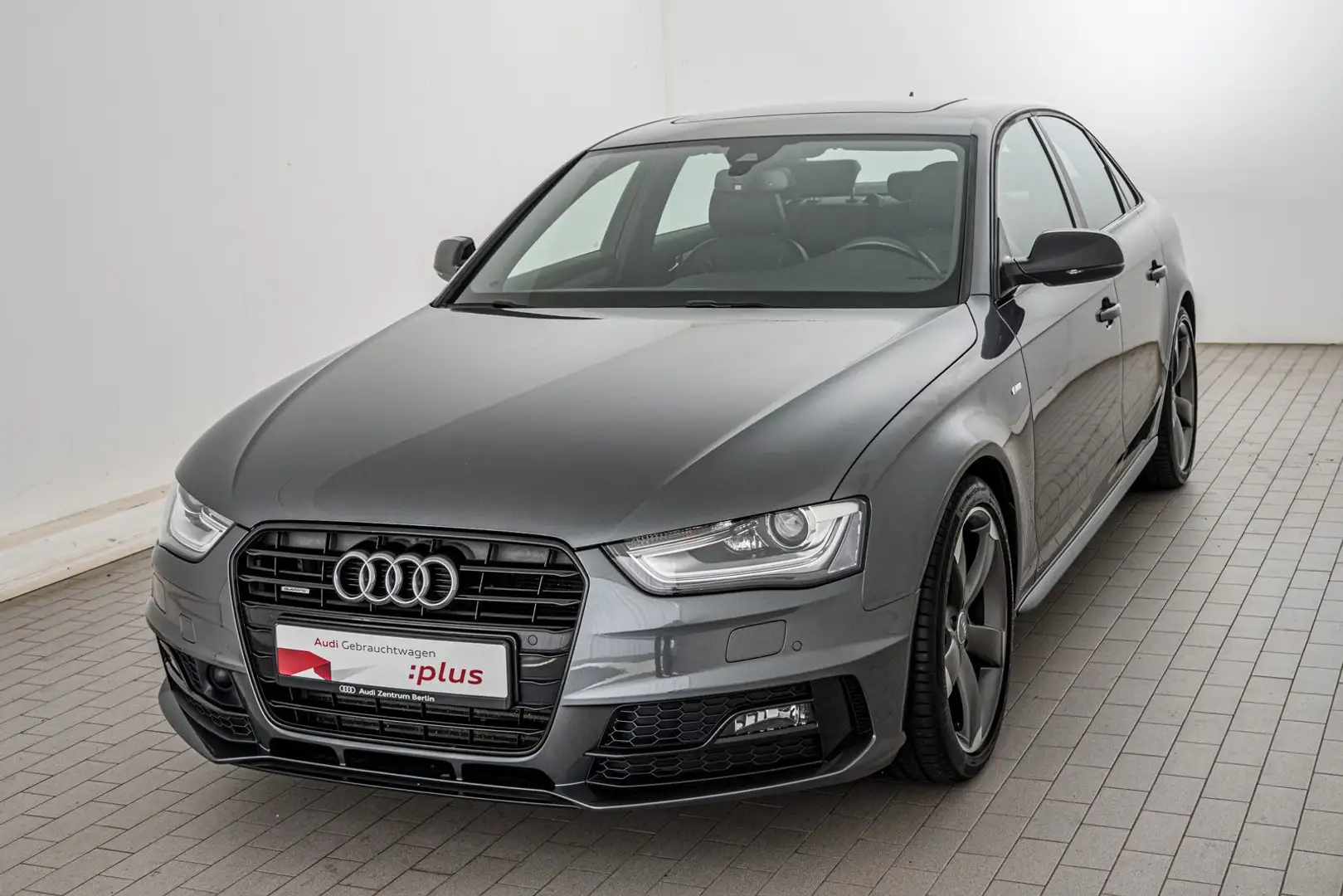 Audi A4 S line 1.8 TFSI qu. 6-Gang PDC NAVI Grey - 2