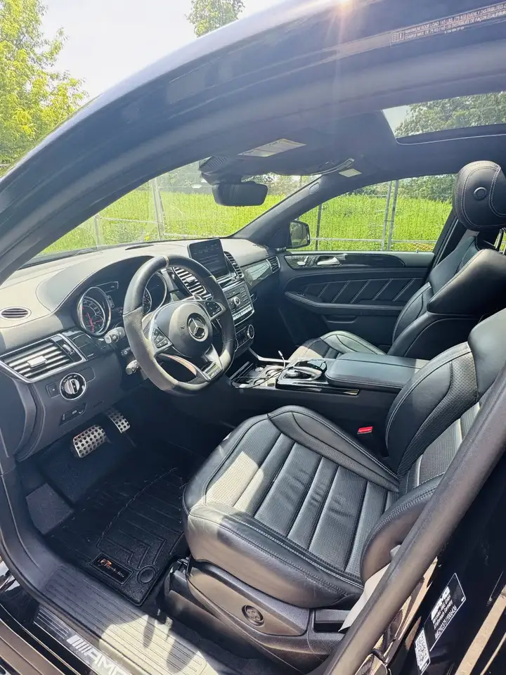 Mercedes-Benz GLE снимка Mercedes-Benz GLE