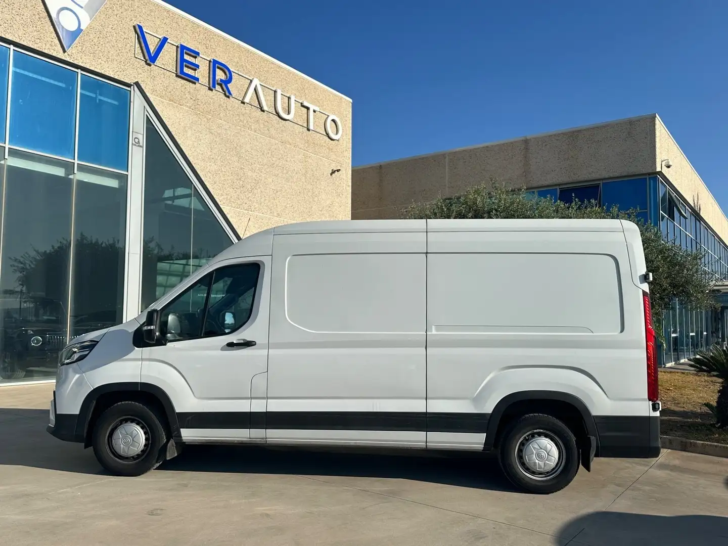 Maxus Deliver 9 FWD possibilità noleggio no scoring Bianco - 2