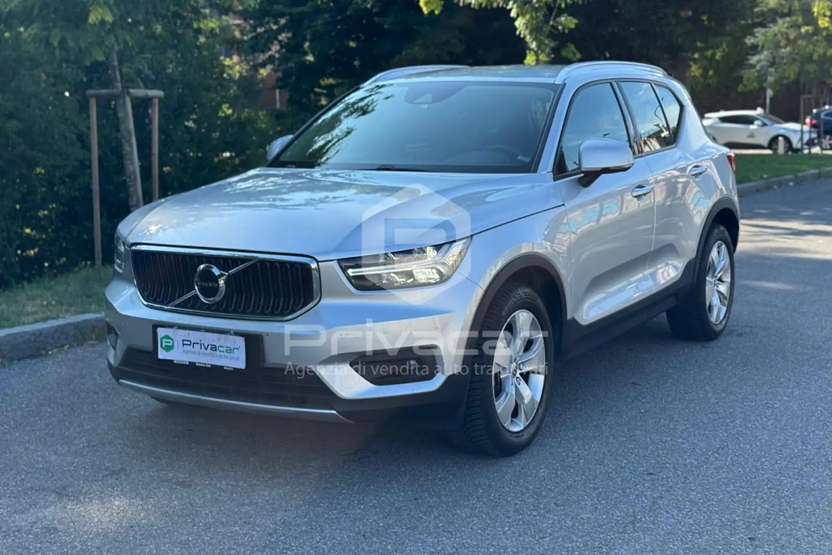Volvo XC40 VOLVO XC40 D3 AWD Geartronic Momentum Argento - 1