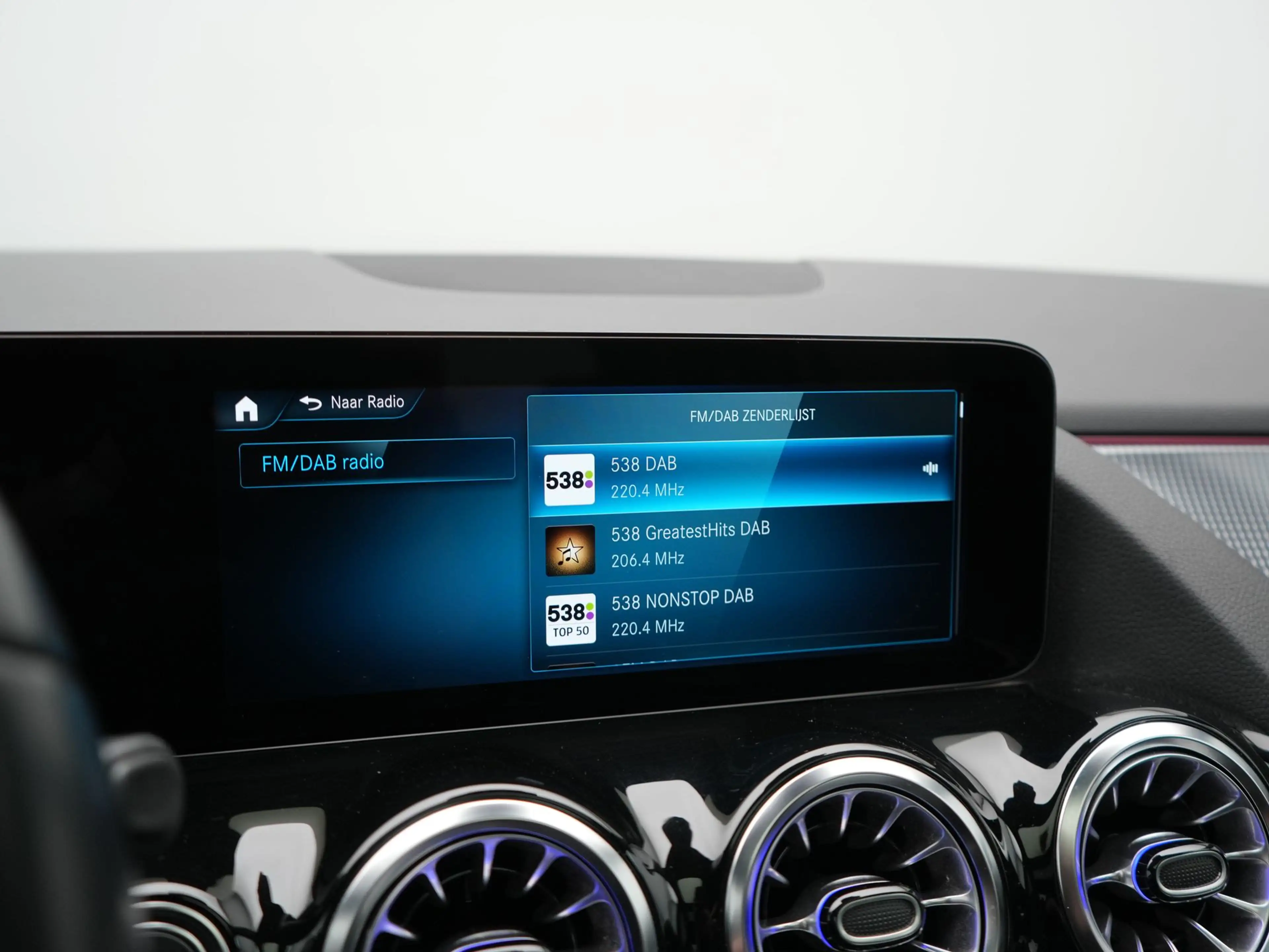 Mercedes-Benz EQA 250 Progressive 67 kWh 190pk Dealer O.H. | Panodak | A — photo 38