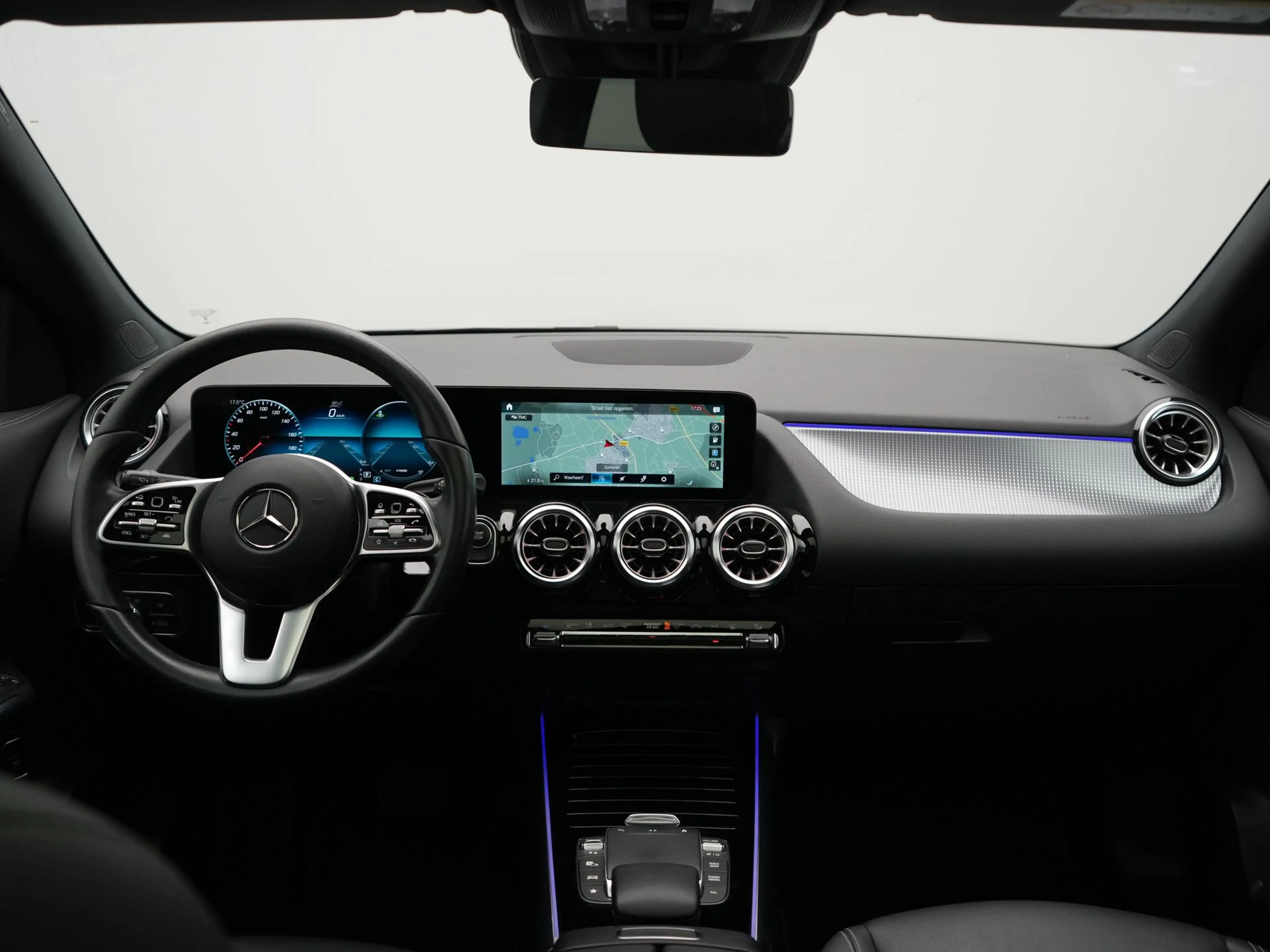 Mercedes-Benz EQA 250 Progressive 67 kWh 190pk Dealer O.H. | Panodak | A — photo 15