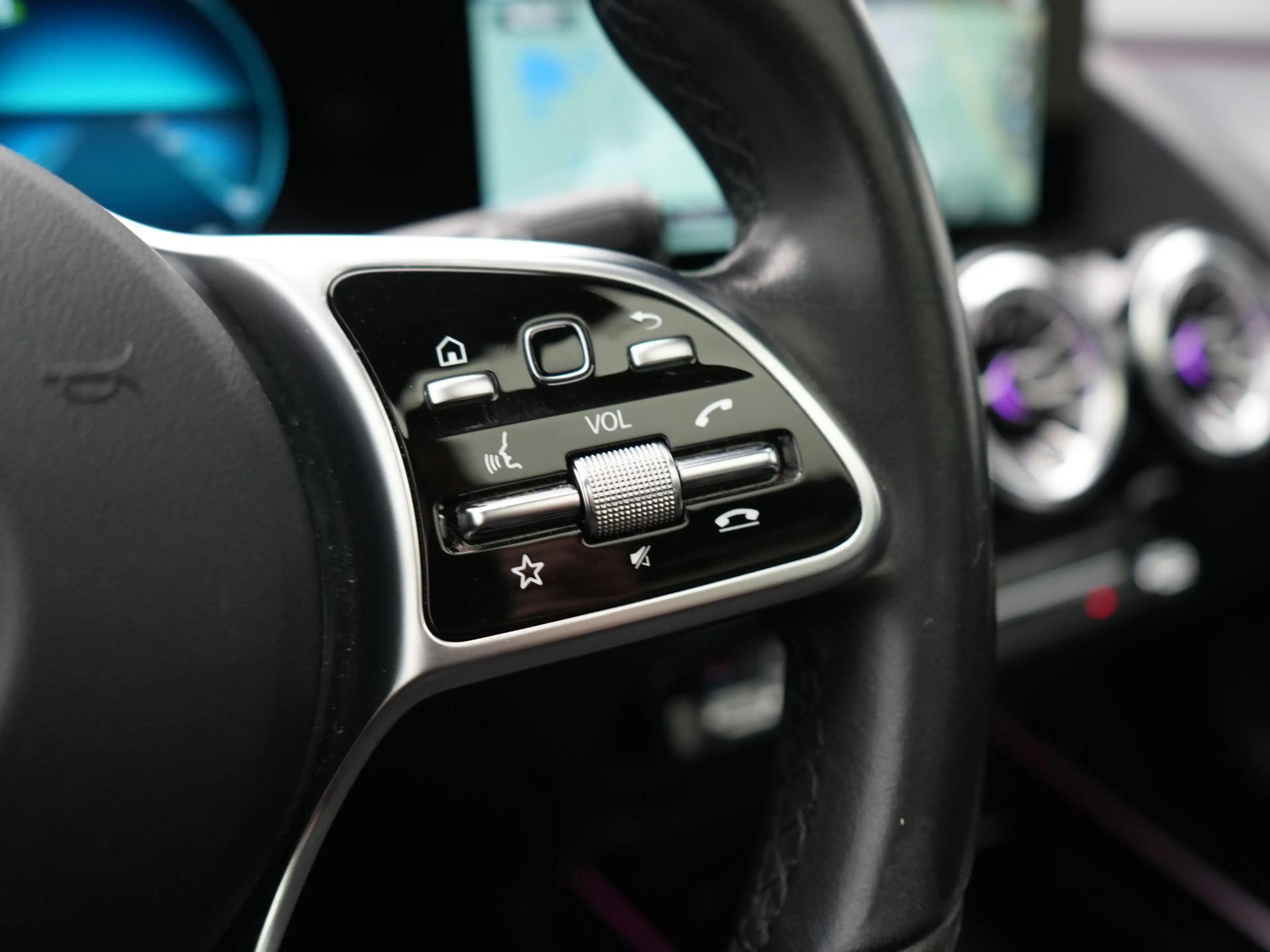 Mercedes-Benz EQA 250 Progressive 67 kWh 190pk Dealer O.H. | Panodak | A — photo 26