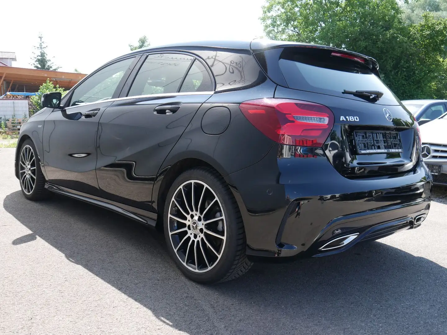 Mercedes-Benz A 180 AMG-Line NAVI/LED/PDC/DIAMANT-GRILL Nero - 2