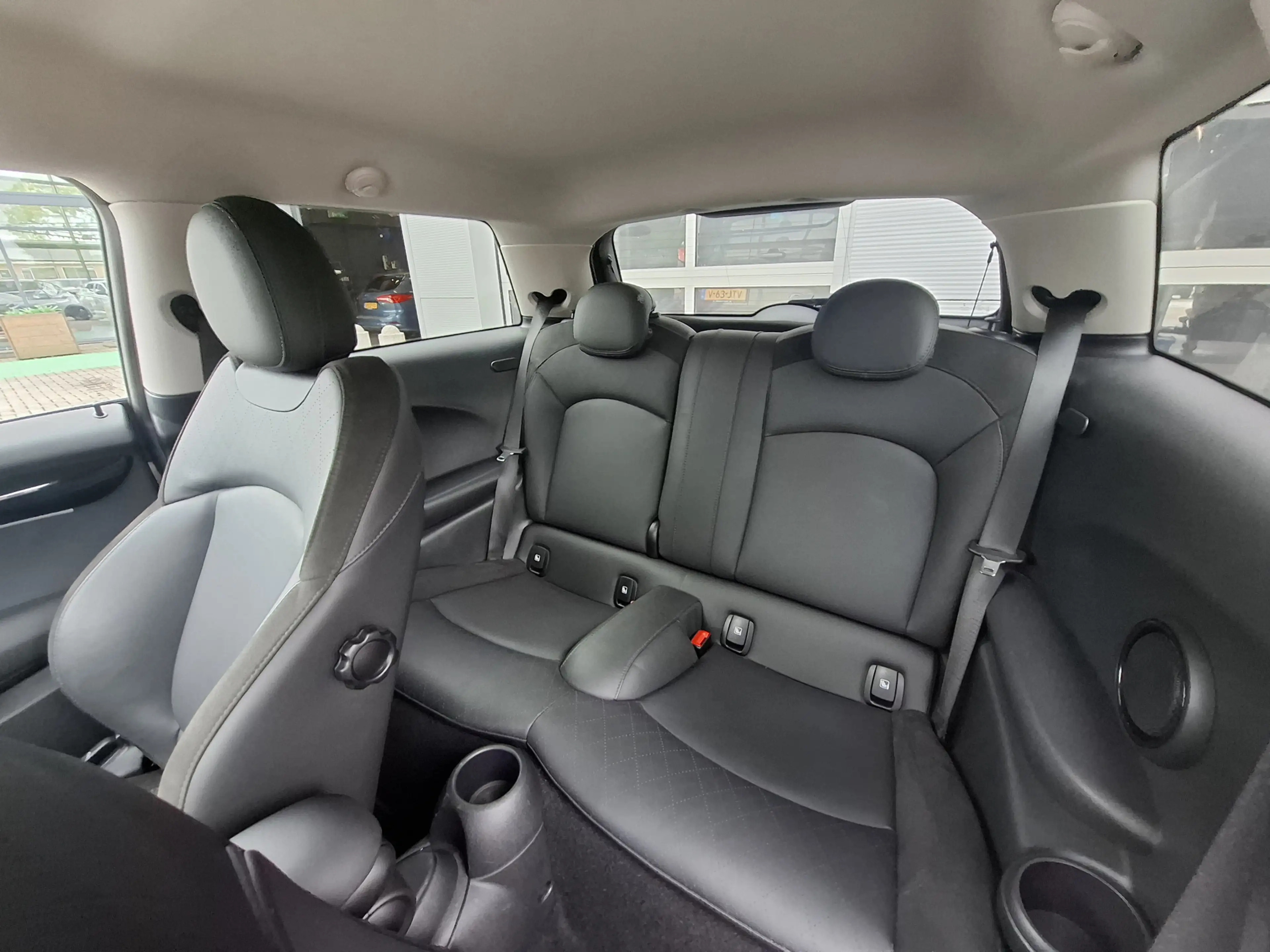 MINI John Cooper Works 3-Deurs 1.5 Cooper | Navigatie | LMV 18" | Voorsto — photo 17