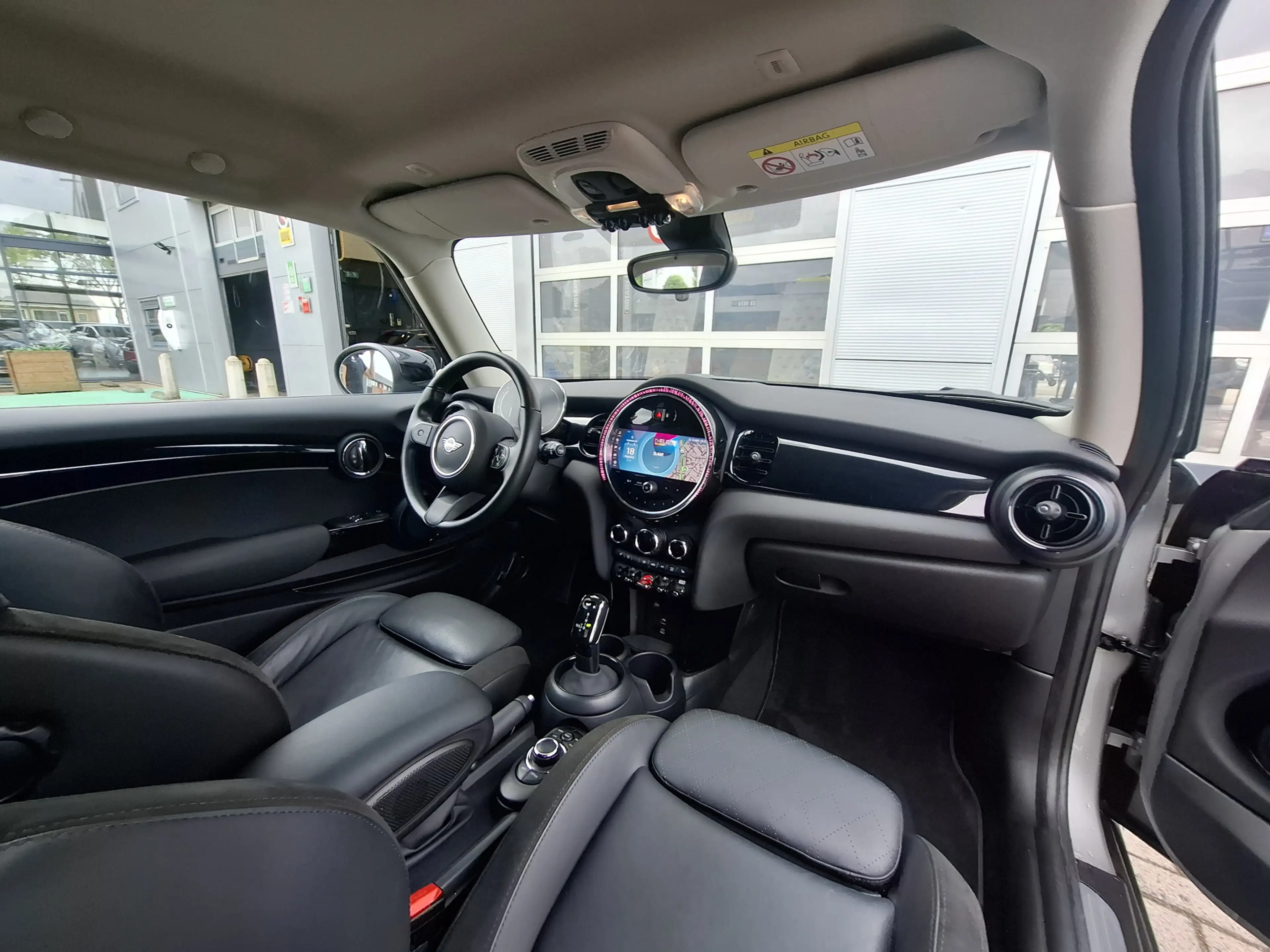 MINI John Cooper Works 3-Deurs 1.5 Cooper | Navigatie | LMV 18" | Voorsto — photo 24
