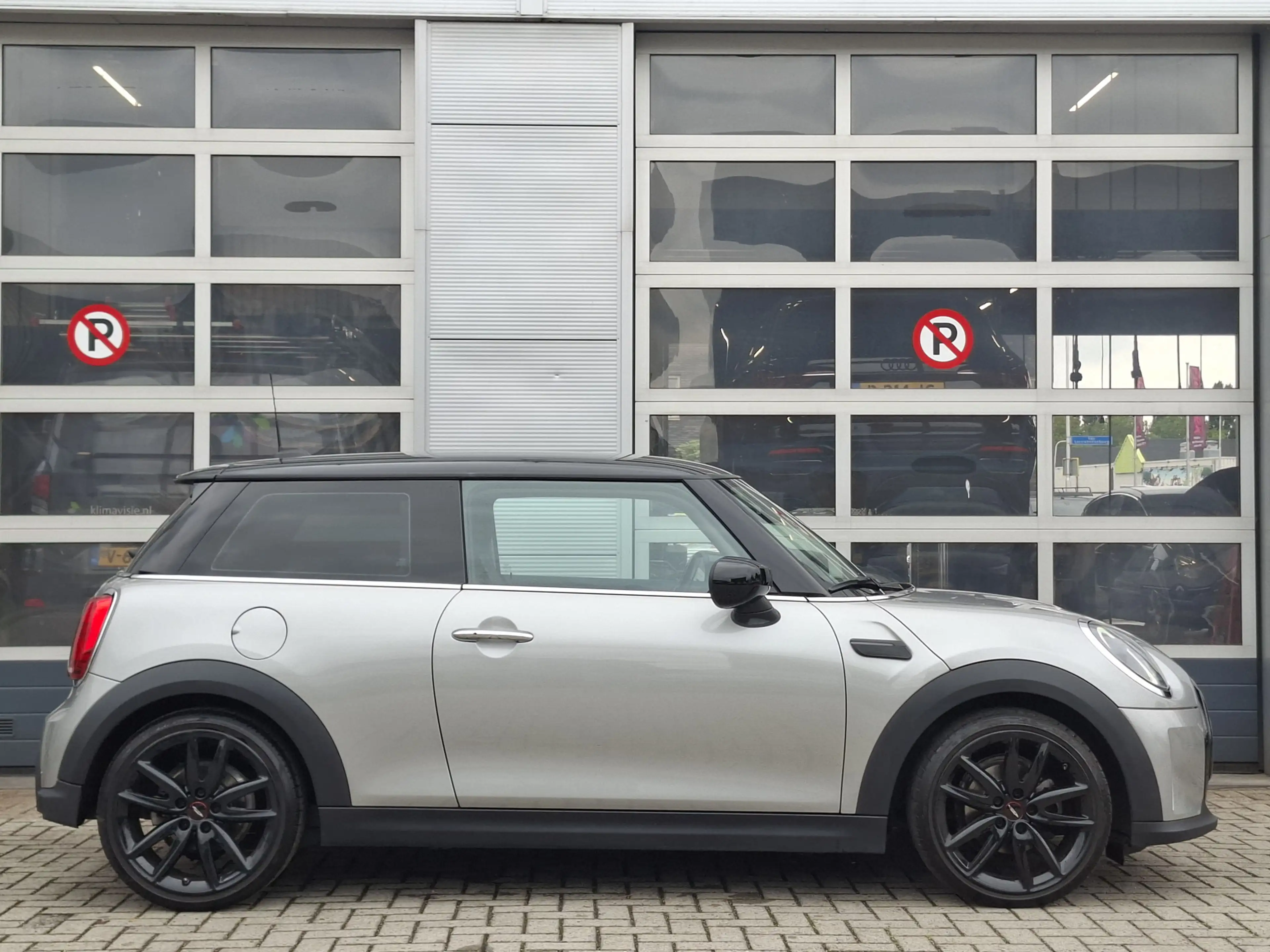 MINI John Cooper Works 3-Deurs 1.5 Cooper | Navigatie | LMV 18" | Voorsto — photo 19