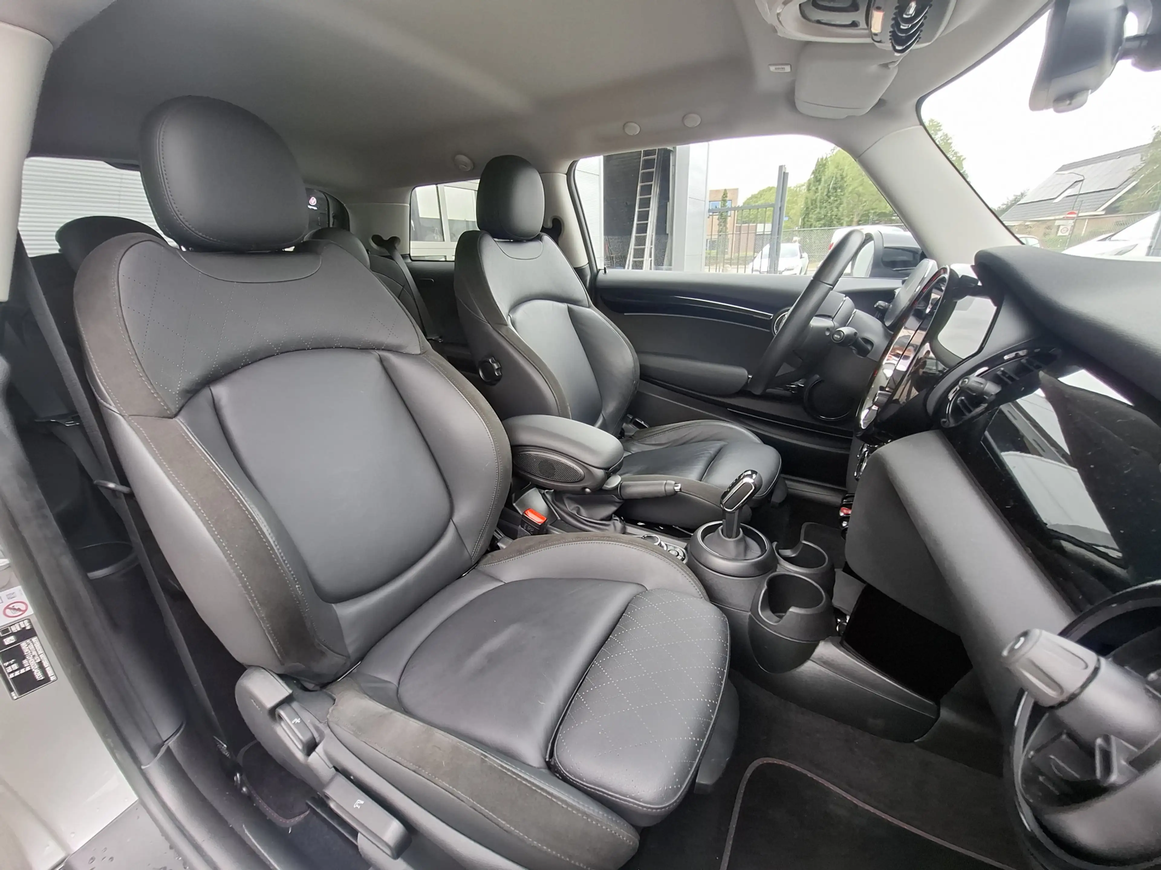 MINI John Cooper Works 3-Deurs 1.5 Cooper | Navigatie | LMV 18" | Voorsto — photo 25
