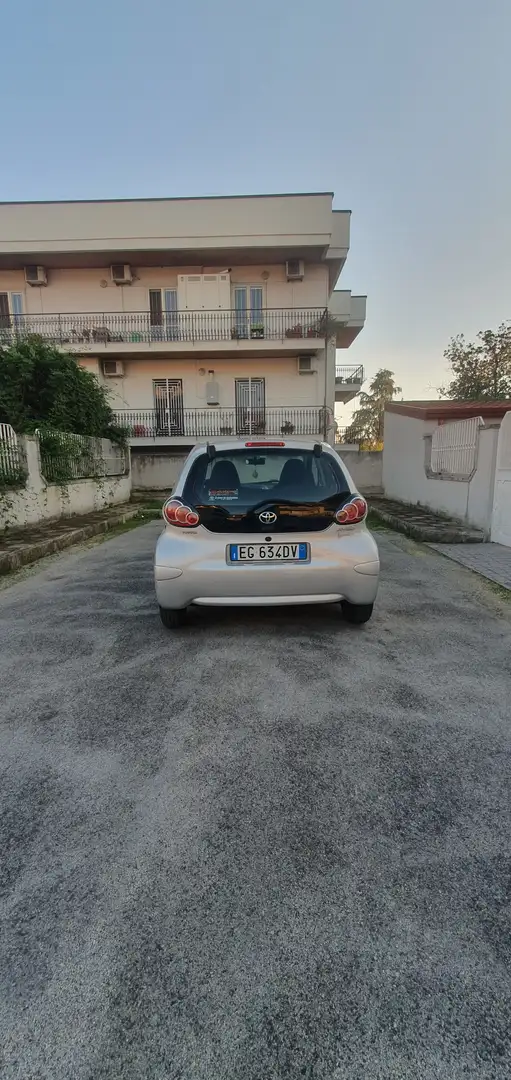 Toyota Aygo Aygo I 2005 5p 1.0 FL Grigio - 2