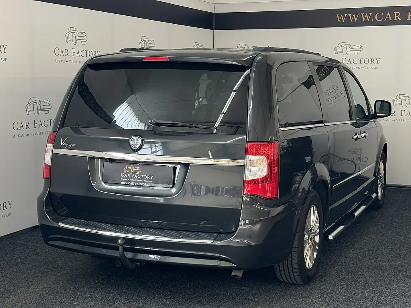 Lancia Voyager 2,8 CRD Platinum *Bastlerfahrzeug* Сірий - 2