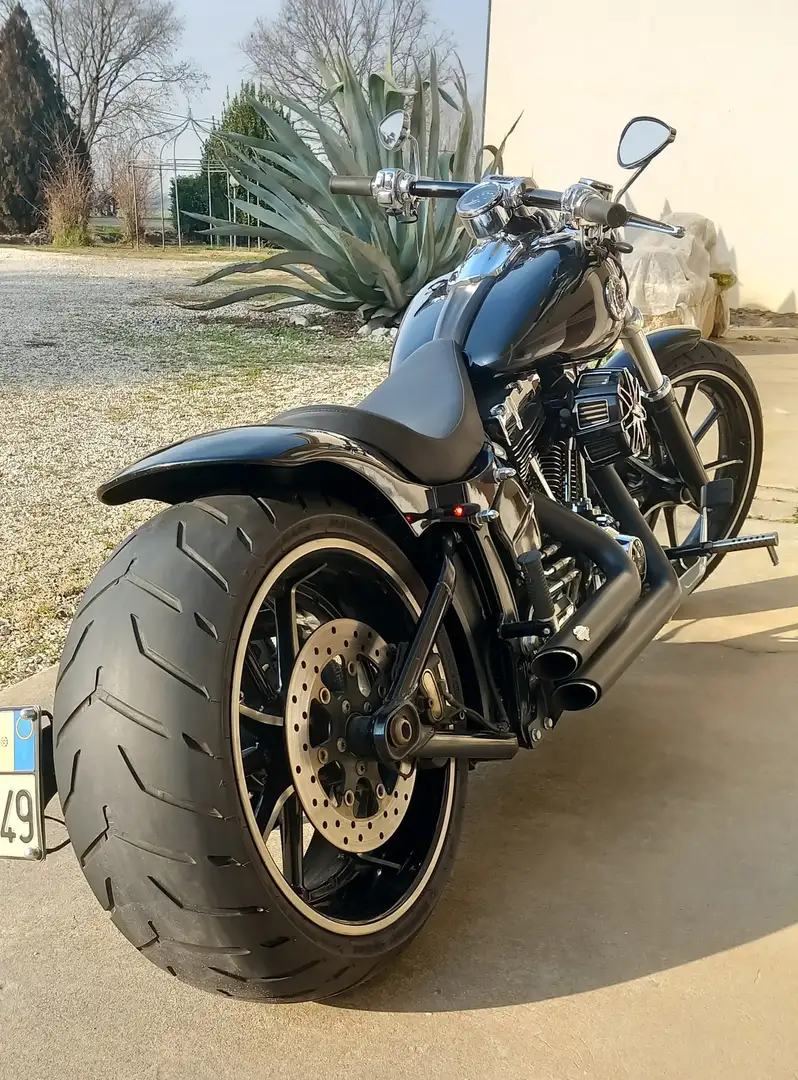 Harley-Davidson CVO Breakout Noir - 2