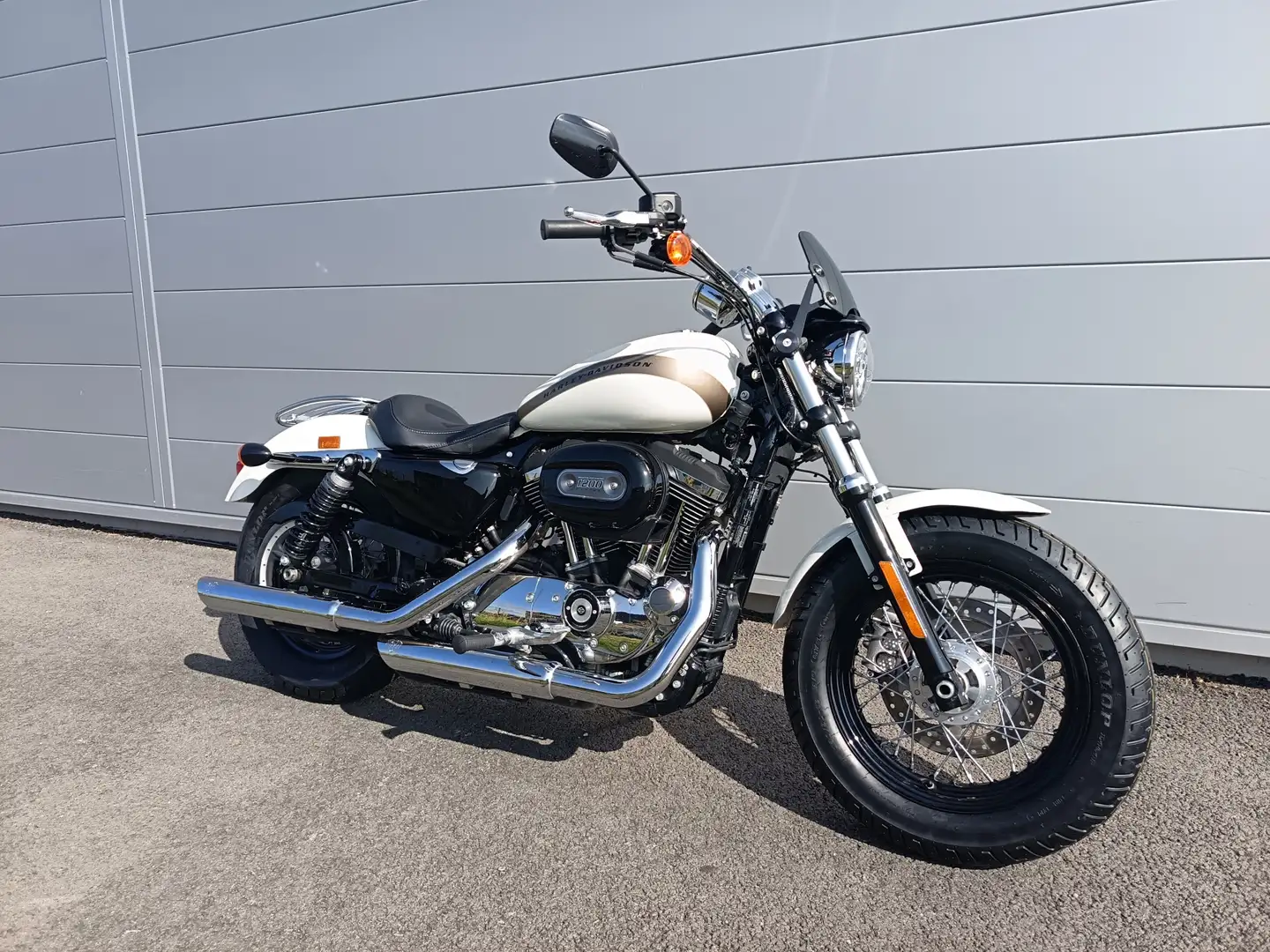 Harley-Davidson Sportster Weiß - 1