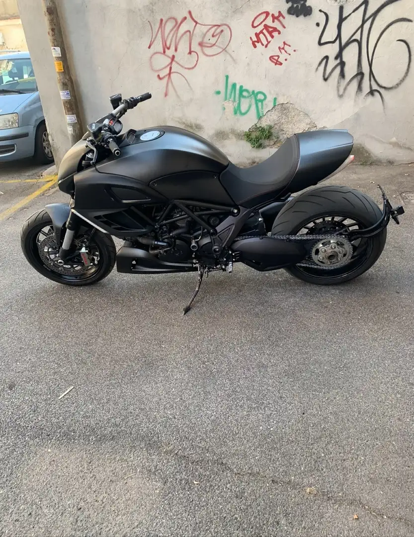 Ducati Diavel Чорний - 2