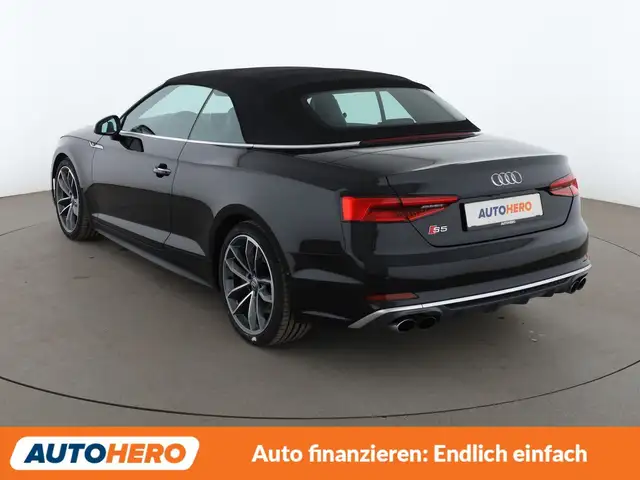 Audi S5 view 4