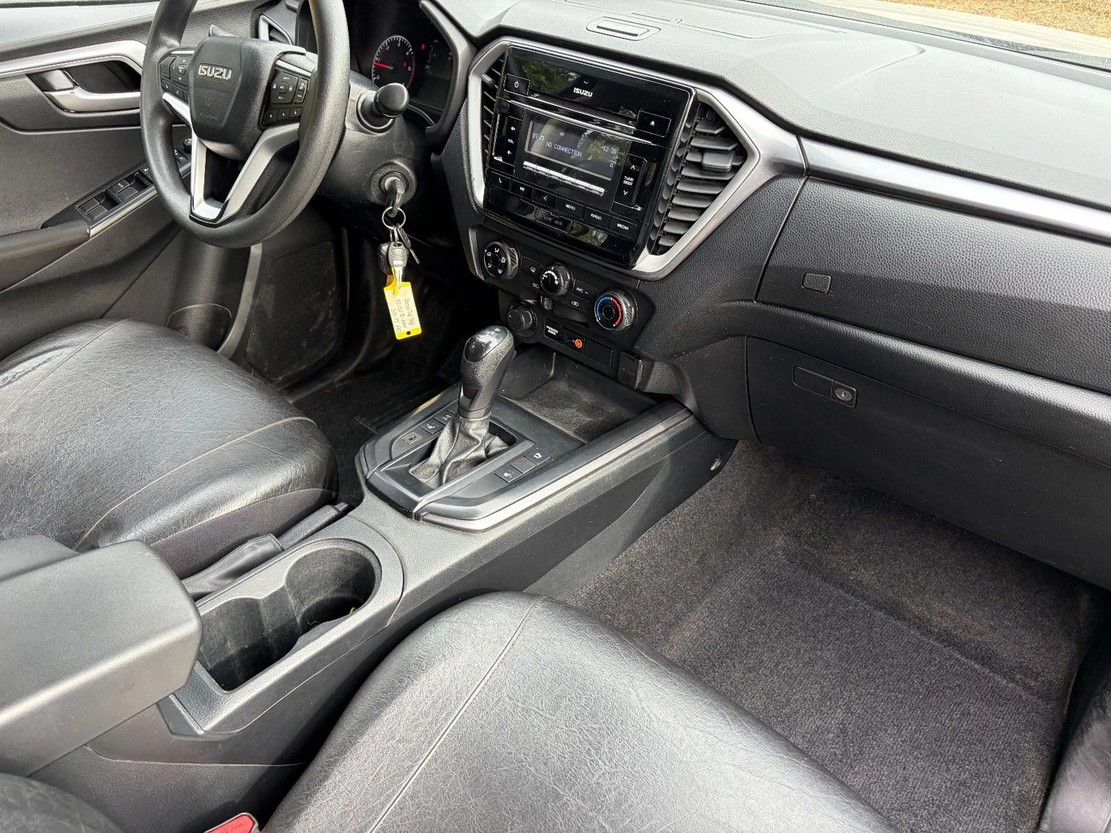 Isuzu D-Max LS Doka Automatik Hardtop — photo 14