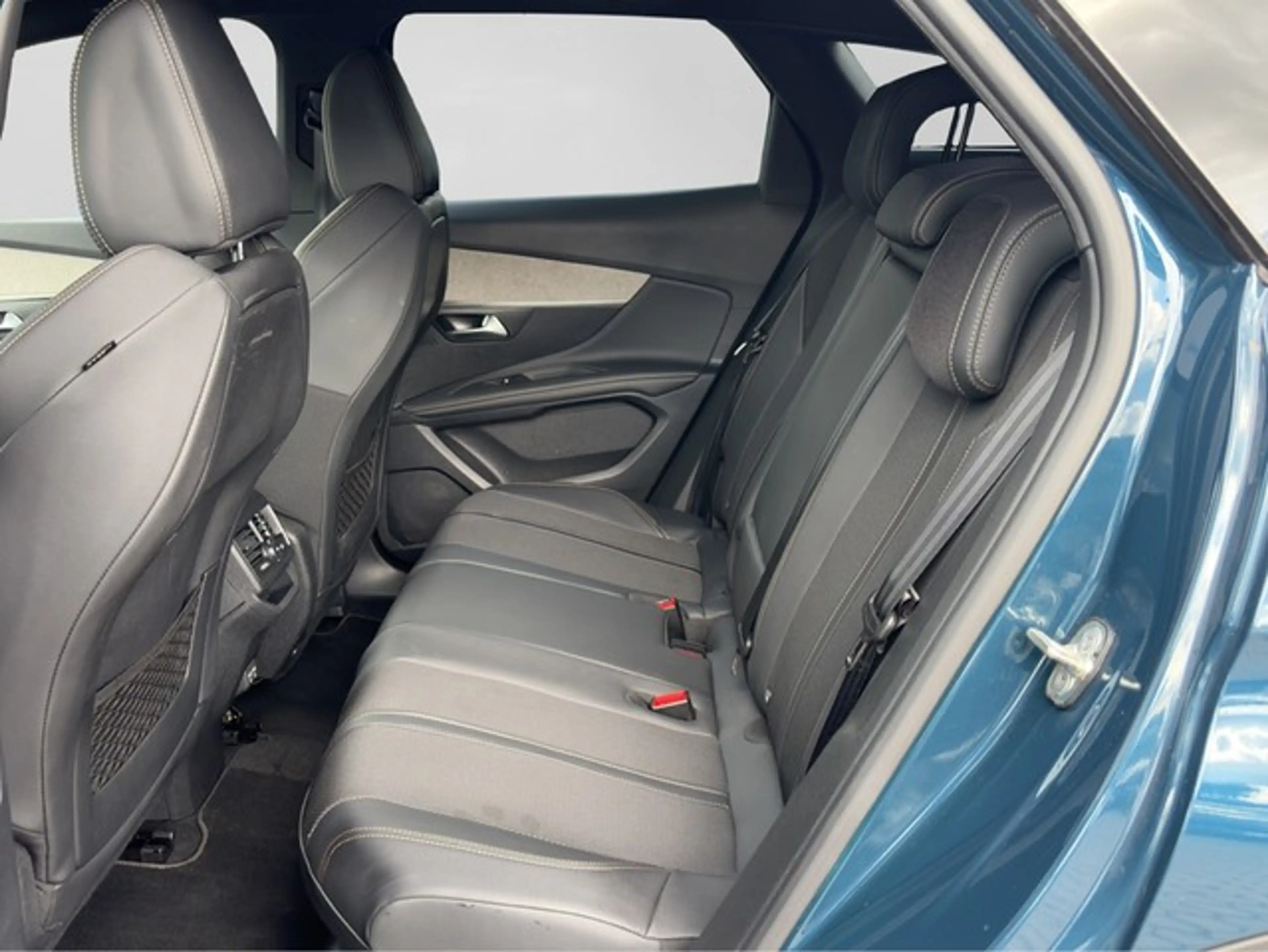 Peugeot 3008 Hybrid 136 GT KAMERA PDC SHZ ACC NAVI ALLWETTER — photo 15