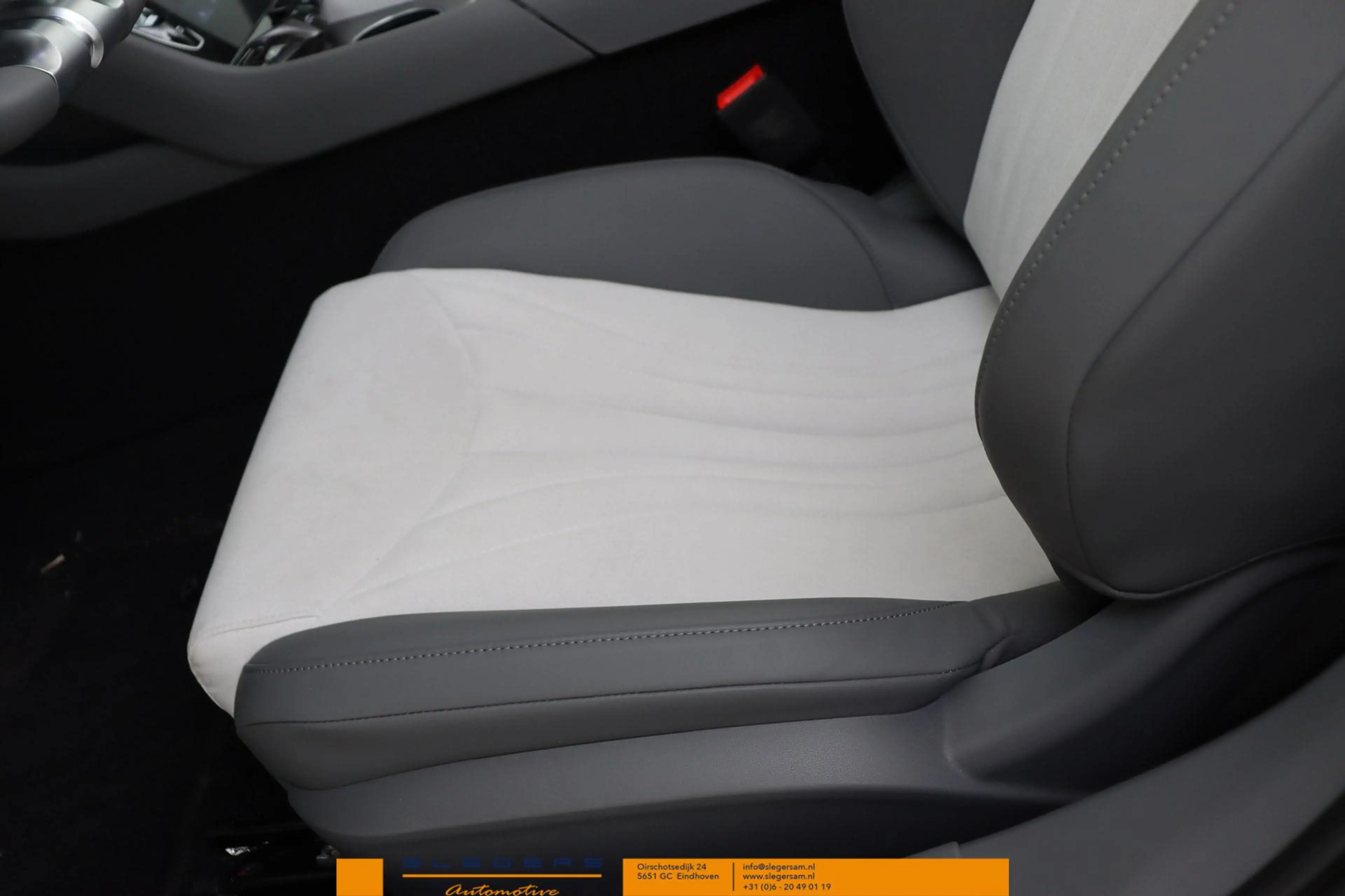 MG Cyberster Trophy Extended Range 77kWh — photo 14