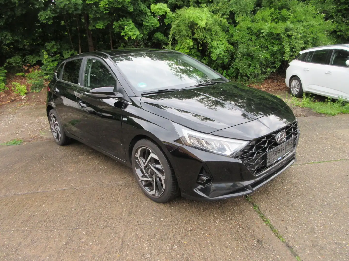 Hyundai i20 Prime MildHybrid 4xSitzheizung Spur Alu Navi Schwarz - 2
