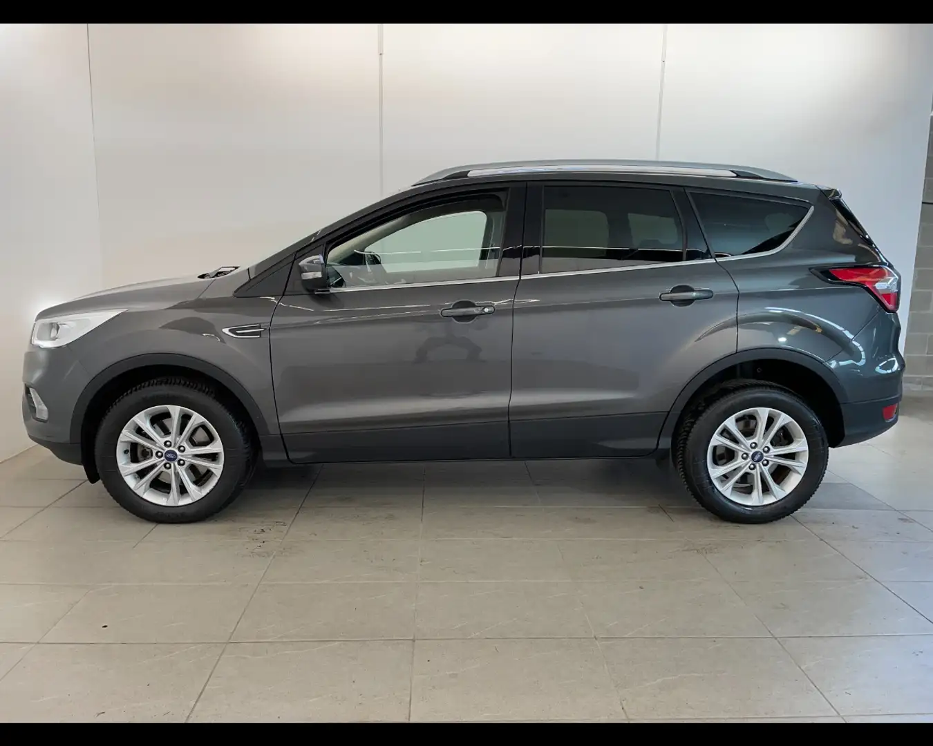 Ford Kuga 1.5 TDCi Titanium Business Gris - 2
