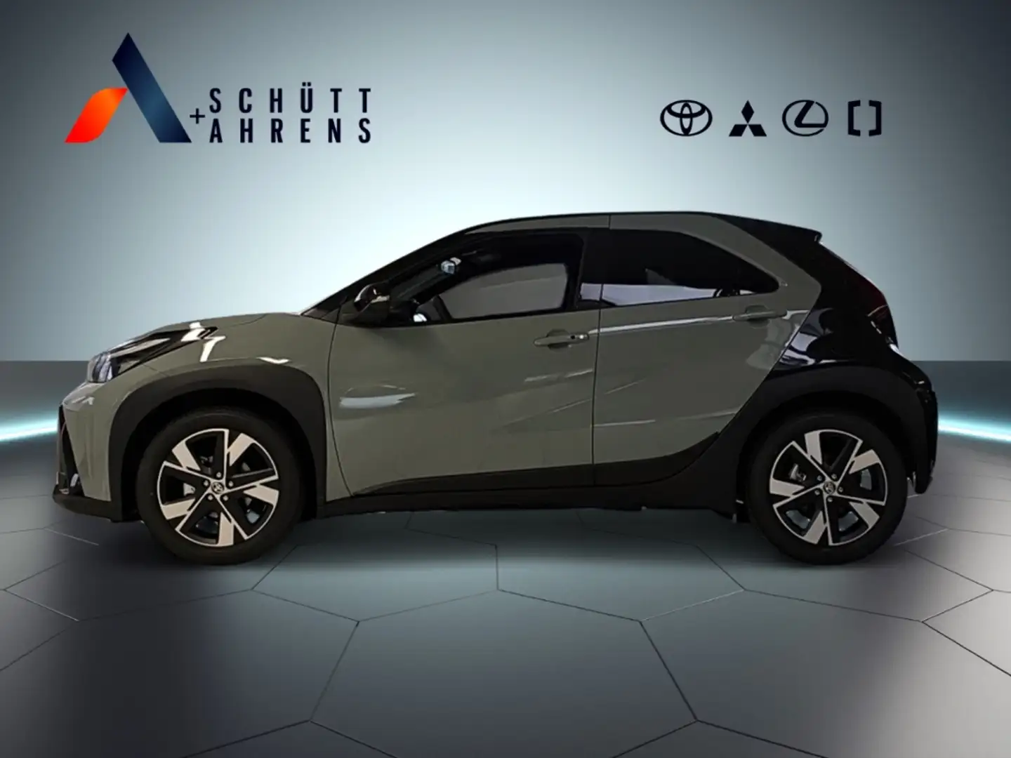 Toyota Aygo X 1,5 l Hybrid Teamplayer PDCv+h LED Spurhalteass. R Grün - 2