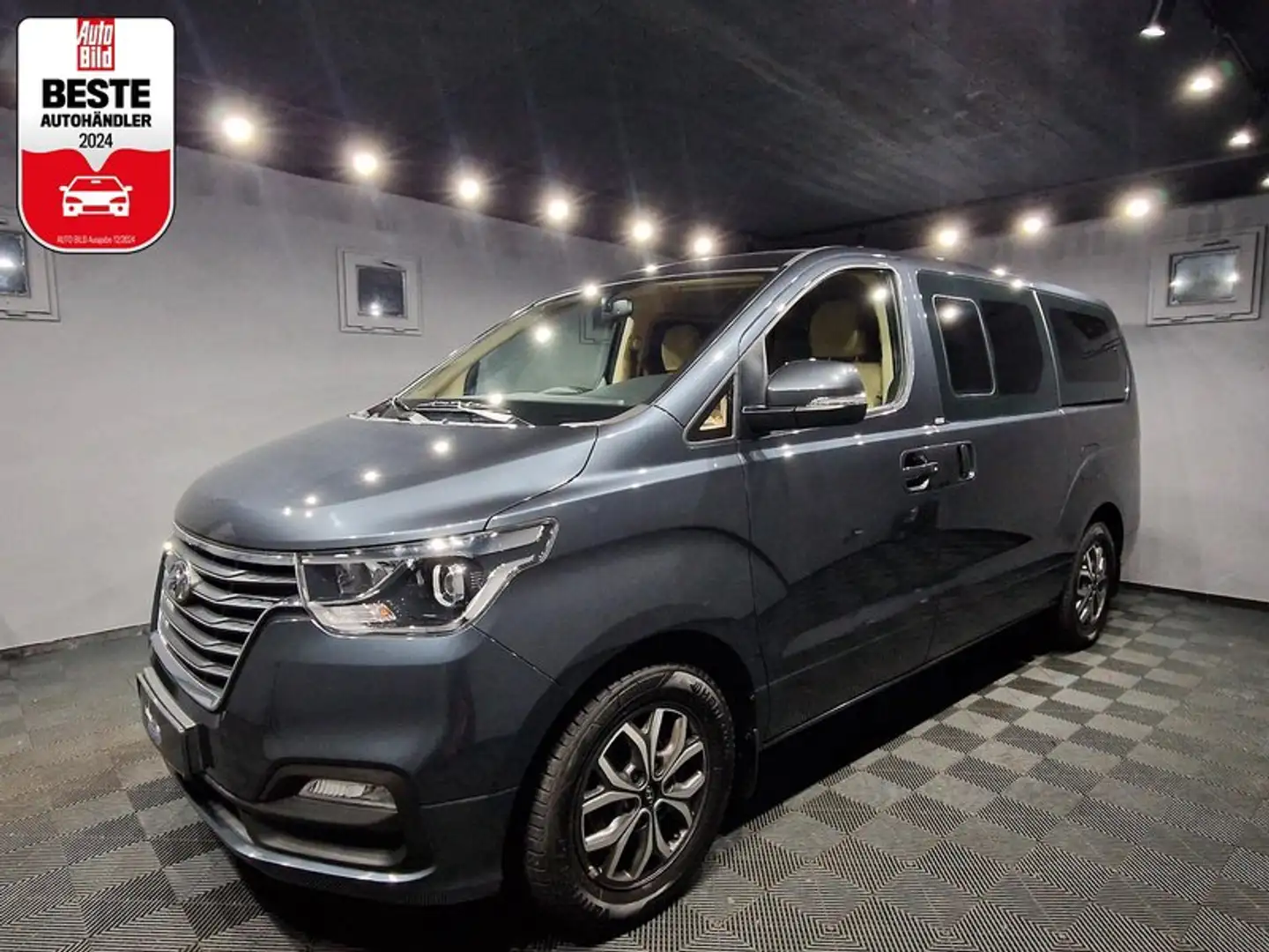 Hyundai H-1 Travel Premium|AUTOM|LEDER|8 SITZER|NAVI|R-CAM Grau - 1