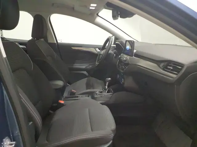 Ford Focus view 9