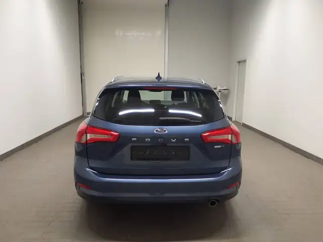 Ford Focus view 5