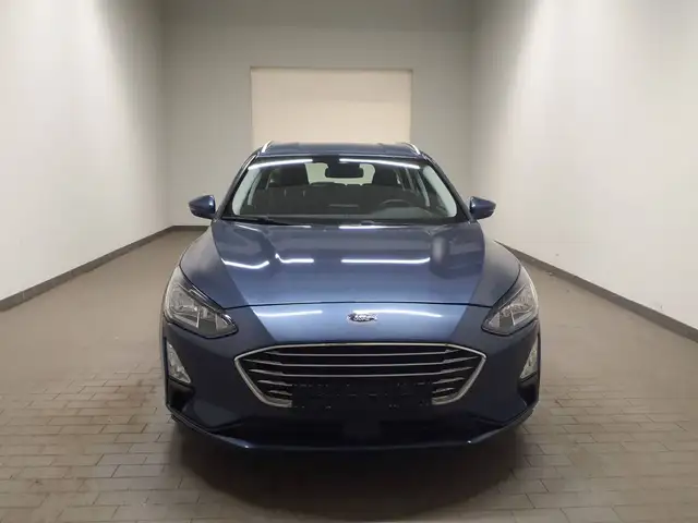 Ford Focus view 2