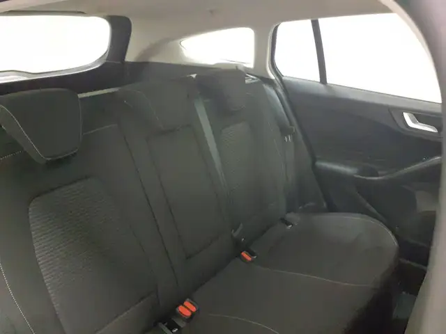 Ford Focus view 10