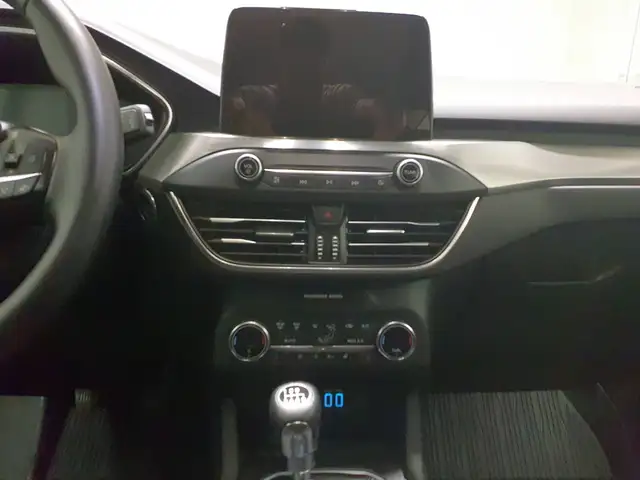 Ford Focus view 8